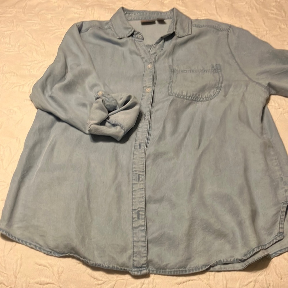 Blue chambray button down, great wardrobe basic.